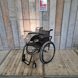 Aktivní invalidní vozík Küschall // 42 cm // HV // lehce použitý // pevný