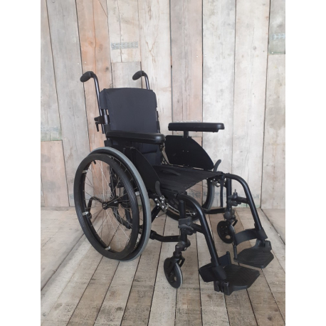 Aktivní invalidní vozík Ti Lite // 38 cm // RM
