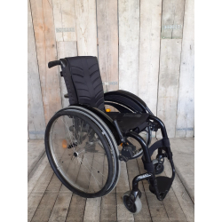 Aktivní invalidní vozík Quickie Helium // 32 cm // VG
