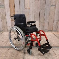 Aktivní invalidní vozík Quickie Millenium 30cm//KO