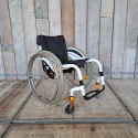Aktivní invalidní vozík Quickie Helium // 38 cm // RG