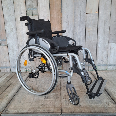 Aktivní invalidní vozík Quickie Neon //  44 cm // MH