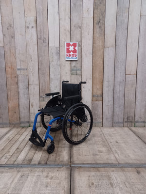 Aktivní vozík Küschall - AA - lehce použitý - pevný rám - šíře sedu 45cm