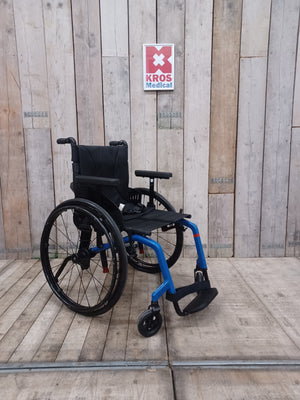 Aktivní vozík Küschall - AA - lehce použitý - pevný rám - šíře sedu 45cm