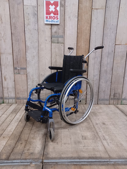 Aktivní vozík Quickie Youngster 3 - AF - zánovní - skládací - šíře sedu 36cm