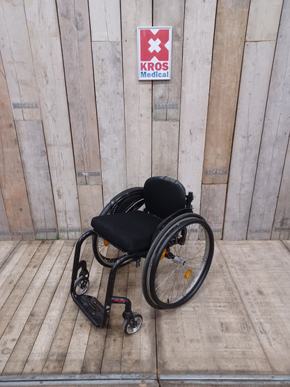 Aktivní vozík Quickie Helium - AO - lehce použitý - pevný rám - šíře sedu 36cm