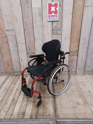 Aktivní vozík Quickie Helium - AZ - použitý - pevný rám - šíře sedu 42cm