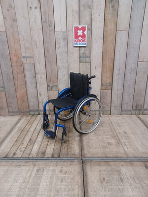 Aktivní vozík Quickie Helium - BD - použitý - pevný rám - šíře sedu 42cm