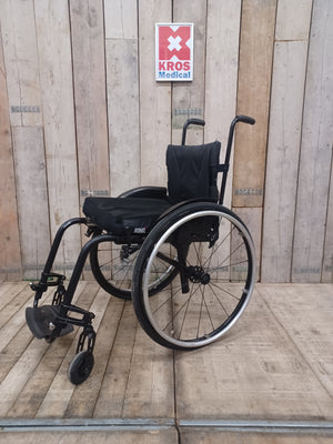 Aktivní vozík Küschall Advanced - BF - lehce použitý - pevný rám - šíře sedu 44cm