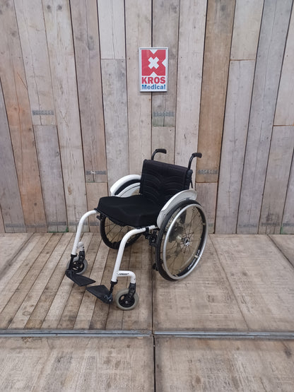 Aktivní vozík Quickie Argon 2 - BH - použitý - pevný rám - šíře sedu 44cm