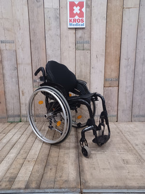 Aktivní vozík Quickie Helium - BI - použitý - pevný rám - šíře sedu 38cm