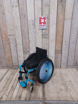 Aktivní vozík Quickie Helium - BO - zánovní - pevný rám - šíře sedu 38cm