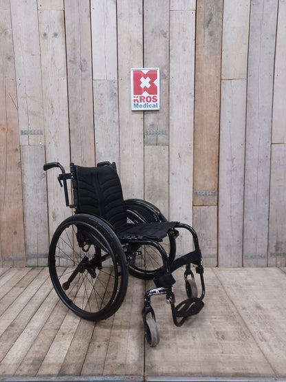 Aktivní vozík Quickie Argon 2 - UR - lehce použitý - pevný rám - šíře sedu 42cm