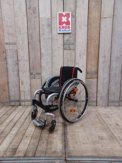 Aktivní vozík Quckie Helium - SU3 - zánovní - pevný rám -