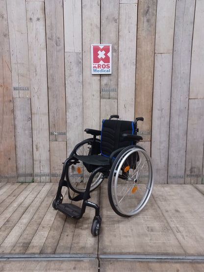 Aktivní vozík Quickie Helium - SU32 - zánovní - pevný rám -