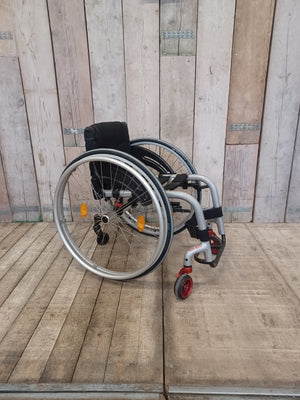 Aktivní vozík Quickie Helium - SU50 - zánovní - pevný rám -