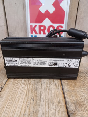 Nabíječka BMZ 36V Li-ion battery - repasovaná -