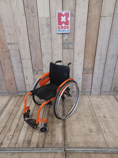 Aktivní vozík Quickie Argon 2 - GF - lehce použitý - pevný rám -