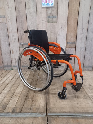 Aktivní vozík Quickie Argon 2 - GF - lehce použitý - pevný rám -