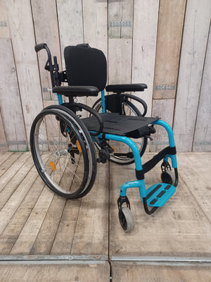 Aktivní vozík Quickie Helium - UB - zánovní - pevný rám -