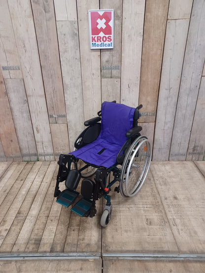 Aktivní vozík Quickie Neon Swing - NN - lehce použitý - skládací -