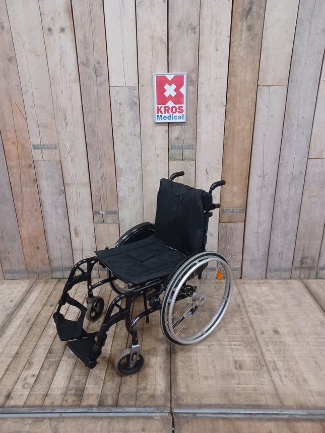 Aktivní vozík Quickie Neon - NY - lehce použitý - skládací -