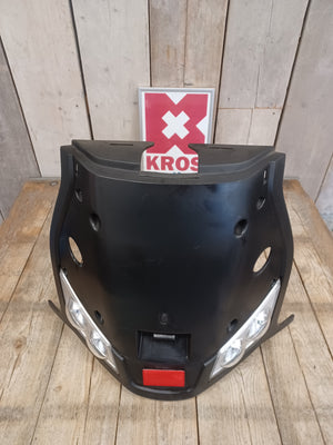 Přední spodní plastový kryt s osvětlením pro elektrický invalidní skútr Pride Zolar - použitý -