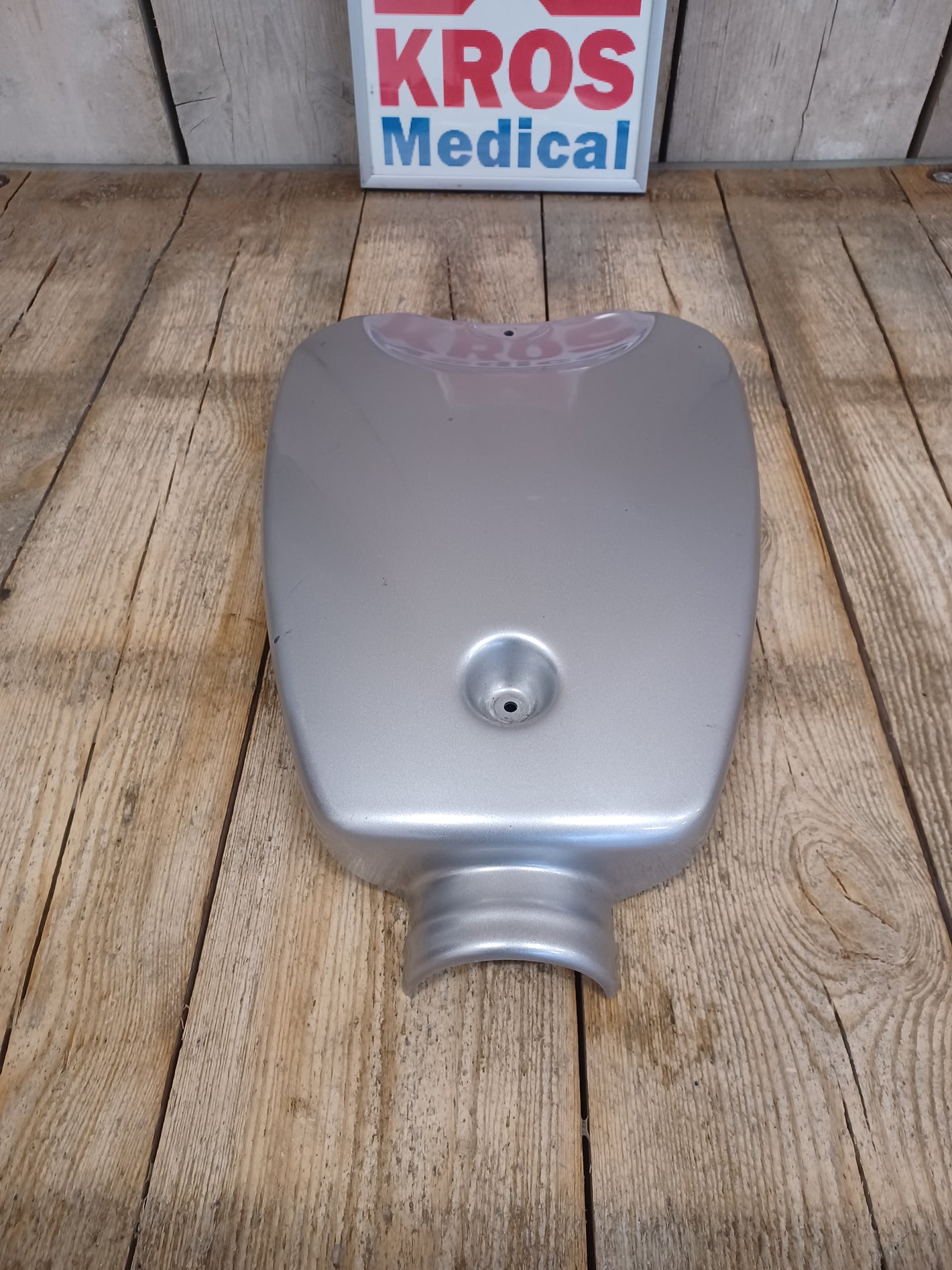 Přední plastový kryt řízení pro elektrický invalidní skútr Handicare Winner - použitý -