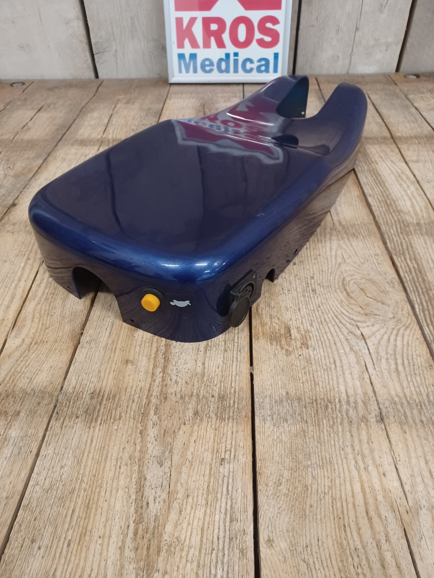 Zadní plastový kryt řízení pro elektrický invalidní skútr Excel Entice - použitý -