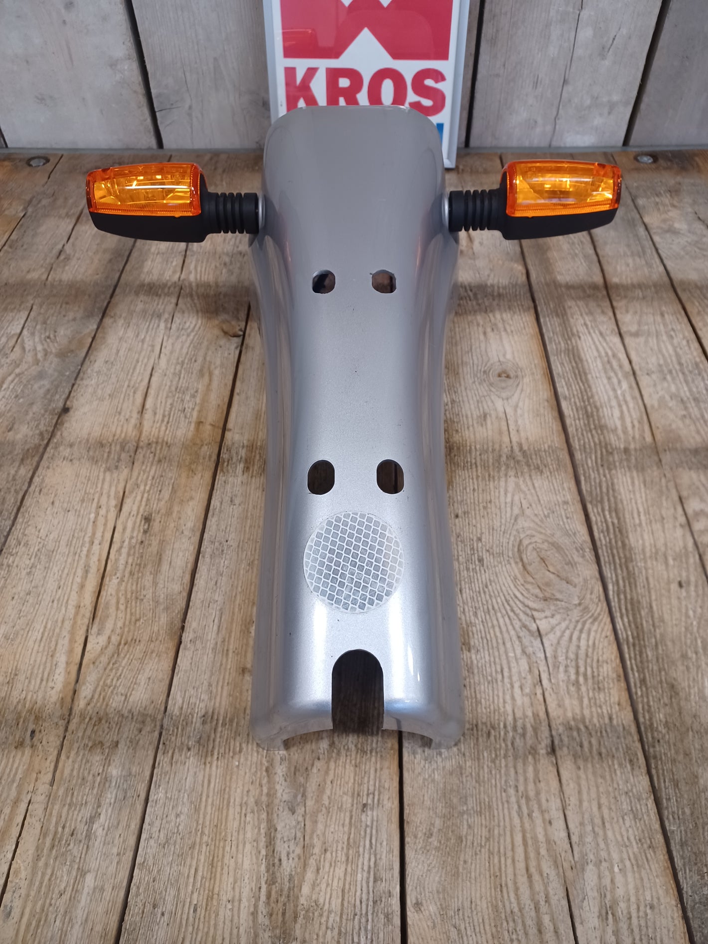 Přední plastový kryt sloupku řízení pro elektrický invalidní skútr Meyra 410 - použitý -