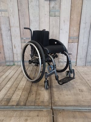 Aktivní vozík Colours Whellchairs - DW - lehce použitý - pevný rám odpružený -