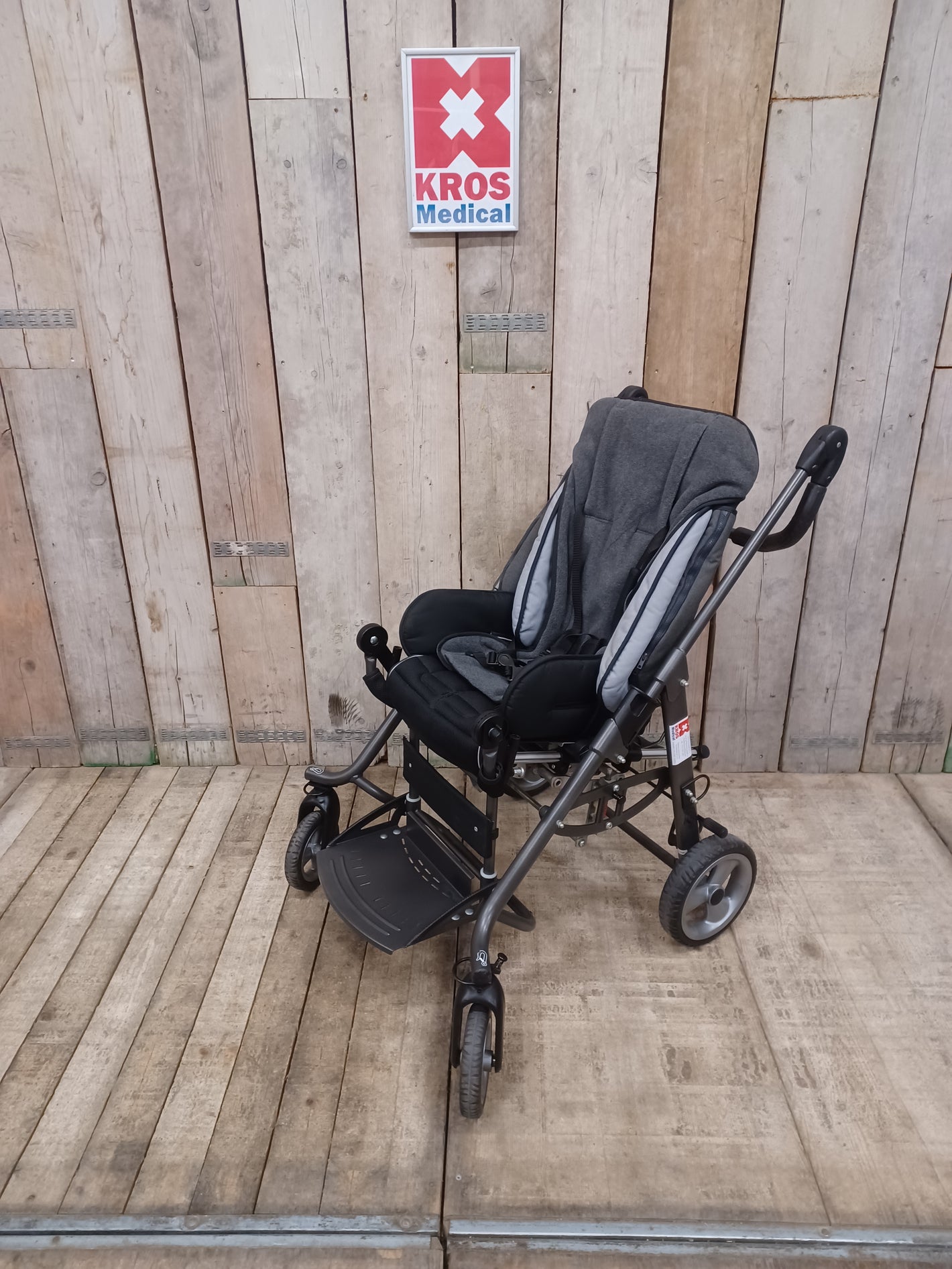 Rehabilitační kočárek Thomas Hilfen Easy S 2 - 02 - zánovní - skládací -