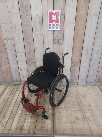 Aktivní vozík Quickie Helium - SU68 - zánovní - pevný rám -