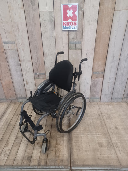 Aktivní vozík Quickie Argon 2 - TF - lehce použitý - pevný rám -