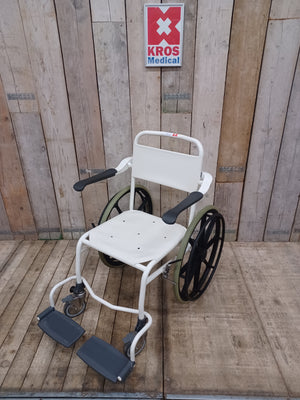 Sprchovací židle s velkými koly Handicare // šs45cm // 04 //