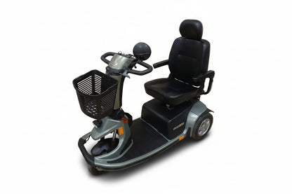 Skútr Luna PRIDE Victory // 01 //