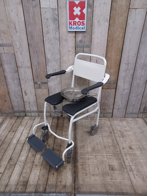 Sprchovací a WC židle Handicare // šs45cm // 05 //