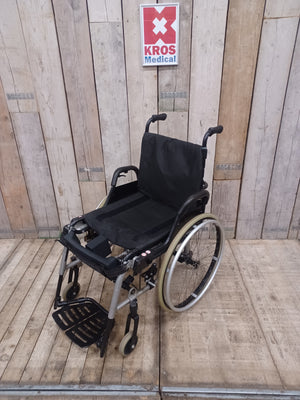 Vzpřimovací manuální aktivní vozík LEVO LEA L-XL // šs45cm // 01LM //