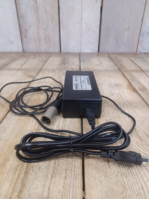 Nabíječka HEINZMANN 36V 2.00A s XLR konektorem pro Li-Ion baterie