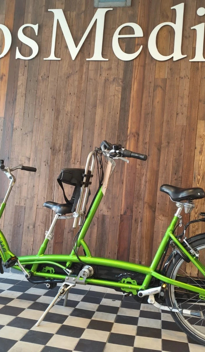 <h3><span class="metafield-multi_line_text_field">Existuje superlativ pro slovo „super“? Pokud ano, tento nákup mezi ně rozhodně patří. Byli jsme trochu skeptičtí ohledně online převodu 2000 EUR, zvláště do zahraniční banky. O to více nás překvapilo rychlé vyřízení – od platby až po skvělé doručení. Komunikace před nákupem byla výjimečná, na všechny naše dotazy jsme dostali okamžitou odpověď a našim požadavkům bylo vyhověno. Zboží dorazilo ve výborném stavu. Tento obchod vřele doporučuji.</span></h3><h4>⭐⭐⭐⭐⭐<br/></h4><h5>Elektrické kolo Van Raam Kivo<br/></h5>