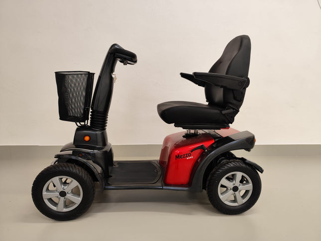 Skútr Solo Mezzo (čtyřkolový) - repasovaný