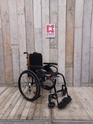 Aktivní vozík Quickie Argon 2 - HU - lehce použitý - pevný rám - šíře sedu 40cm