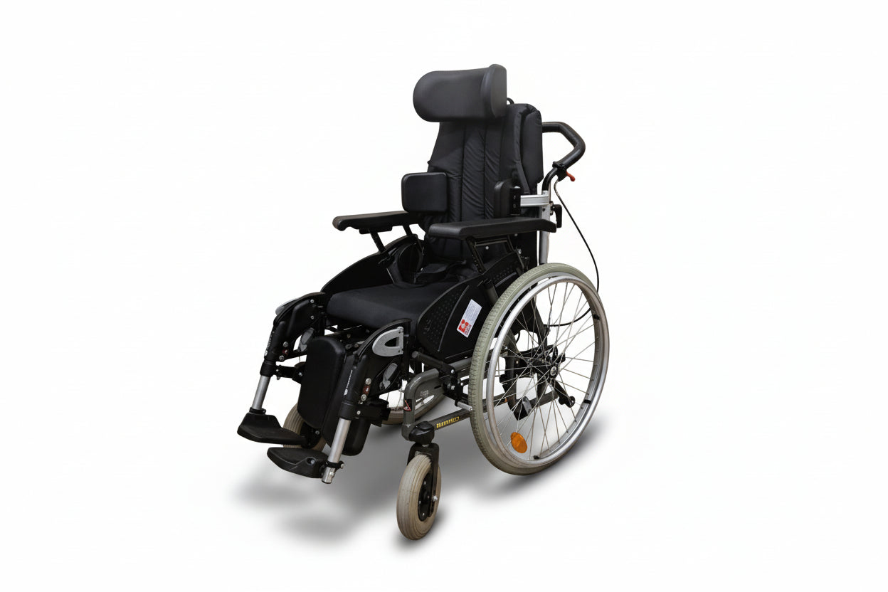 Polohovací mechanický vozík HANDICARE EXIGO 30 // šs42cm // 01 //