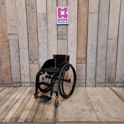 Aktivní vozík Quickie Helium - MO - lehce použitý - pevný rám -