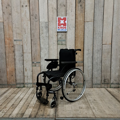 Aktivní vozík Quickie Argon 2 - RP - lehce použitý - pevný rám -