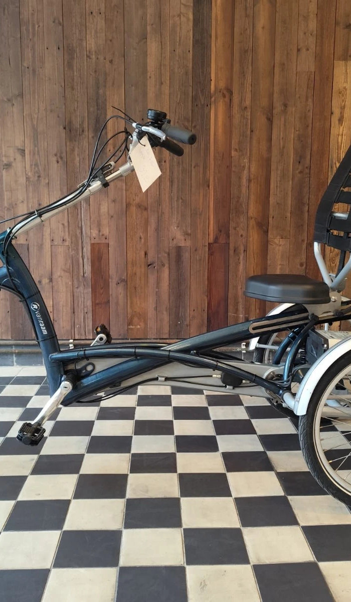 <h3><span class="metafield-multi_line_text_field">Skoro nemám slov. Všechno na této objednávce bylo naprosto špičkové. Prodejce okamžitě odpovídal na každou otázku s neuvěřitelnou trpělivostí. Maximálně kompetentní a velmi přátelský. Dodání bylo perfektní a přesně včas. Vybalit, vyjet a užívat si. Jsem nadšená.</span>﻿</h3><h4>⭐⭐⭐⭐⭐<br/></h4><h5>Elektrické kolo Van Raam Easy Rider Therapiedreirad Elektrisch Crystalyte Silent<br/></h5>